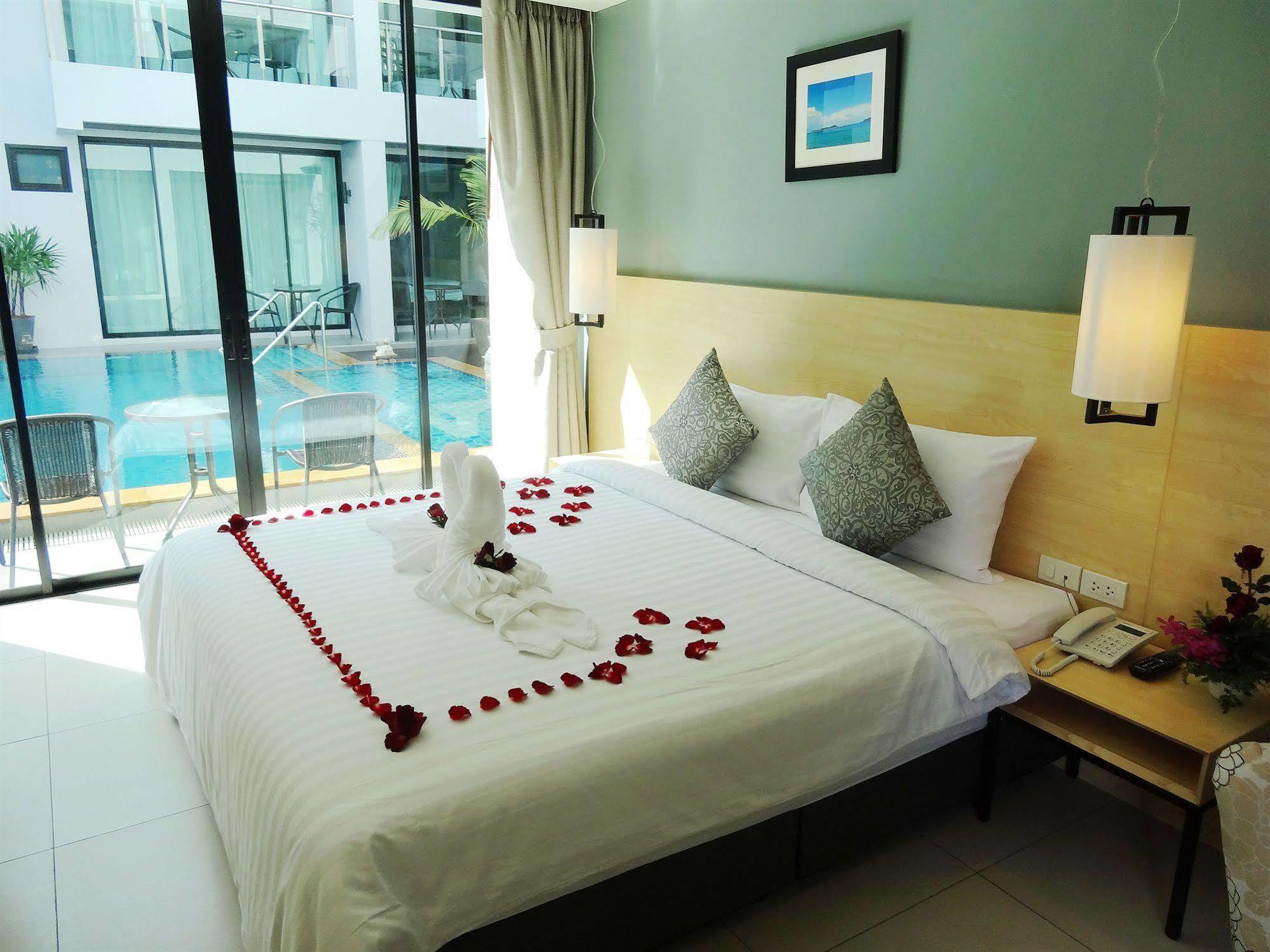 Good Day Phuket Hotel Eksteriør billede